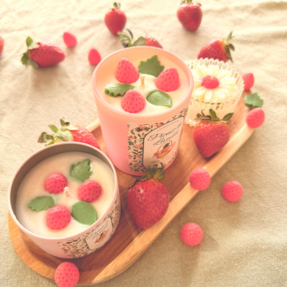 Picnic în livadă - căpșuni, zmeură, rubarbă, cedru