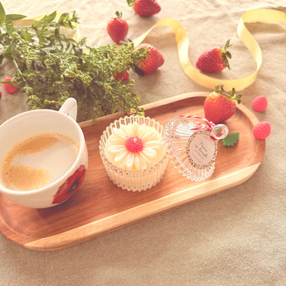 Picnic în livadă - căpșuni, zmeură, rubarbă, cedru