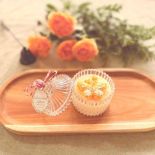 Sub piersicul înflorit - piersică, cardamom, șofran